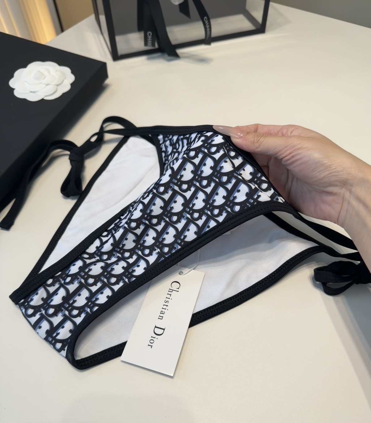 迪奥泳衣，时尚潮人必备！实物超级好看！海边度假拍照超级好！SML