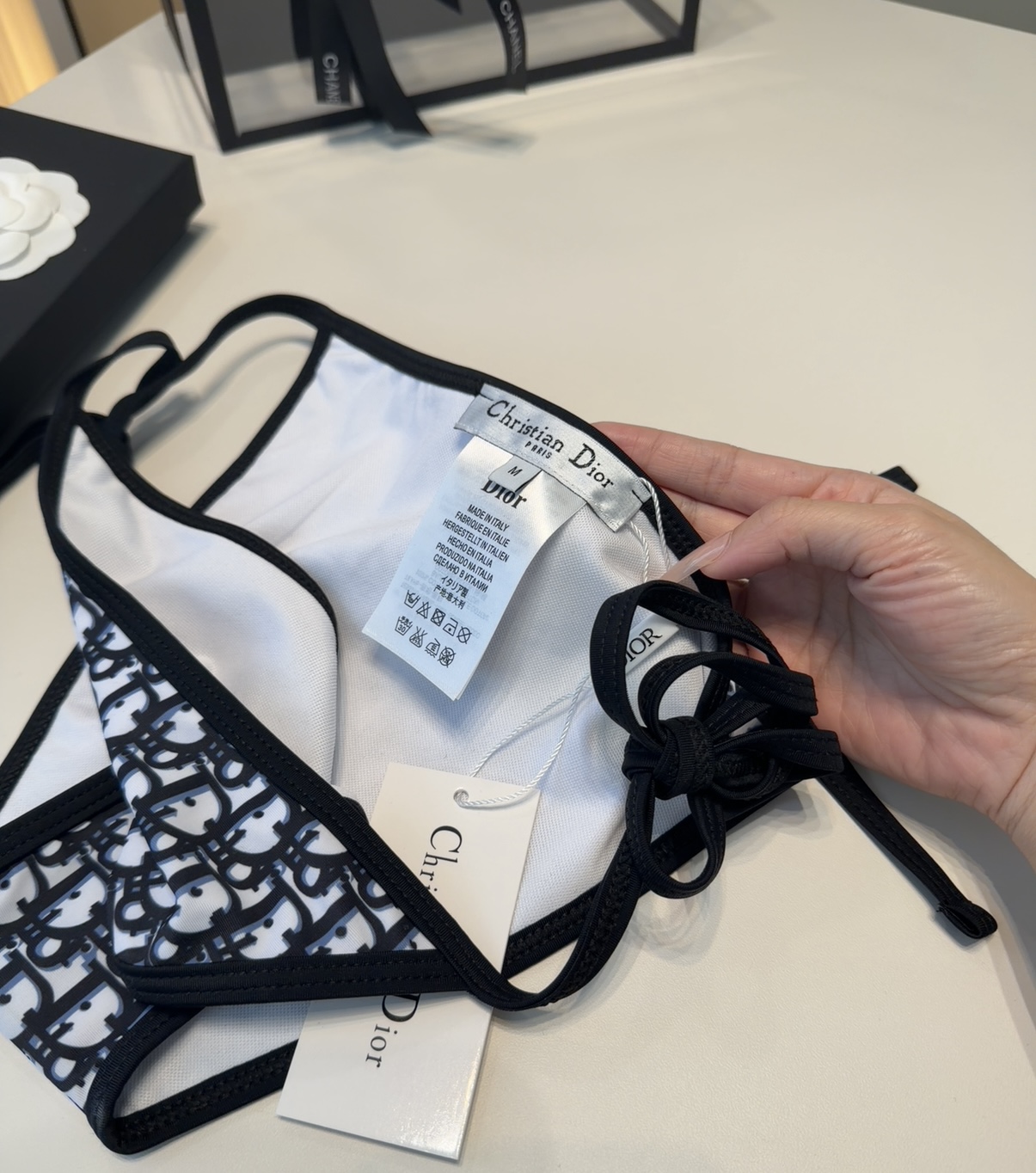 迪奥泳衣，时尚潮人必备！实物超级好看！海边度假拍照超级好！SML