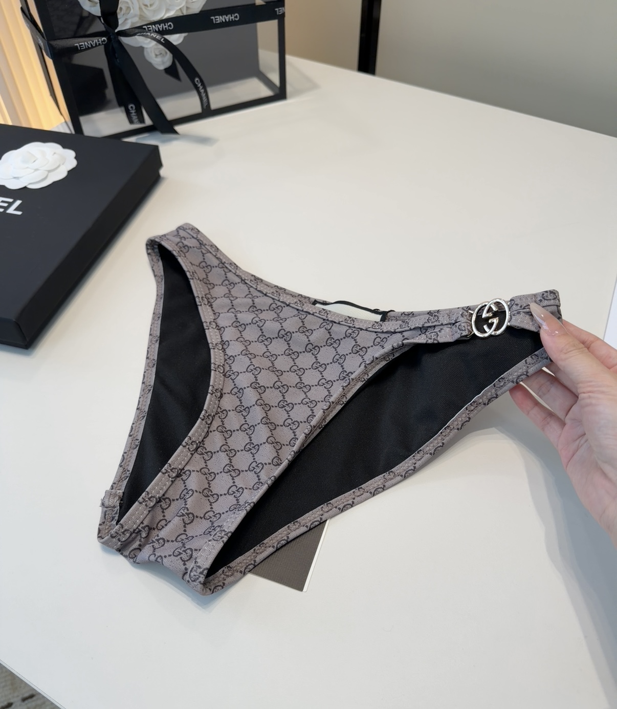 古奇泳衣，时尚潮人必备！实物超级好看！海边度假拍照超级好！SML