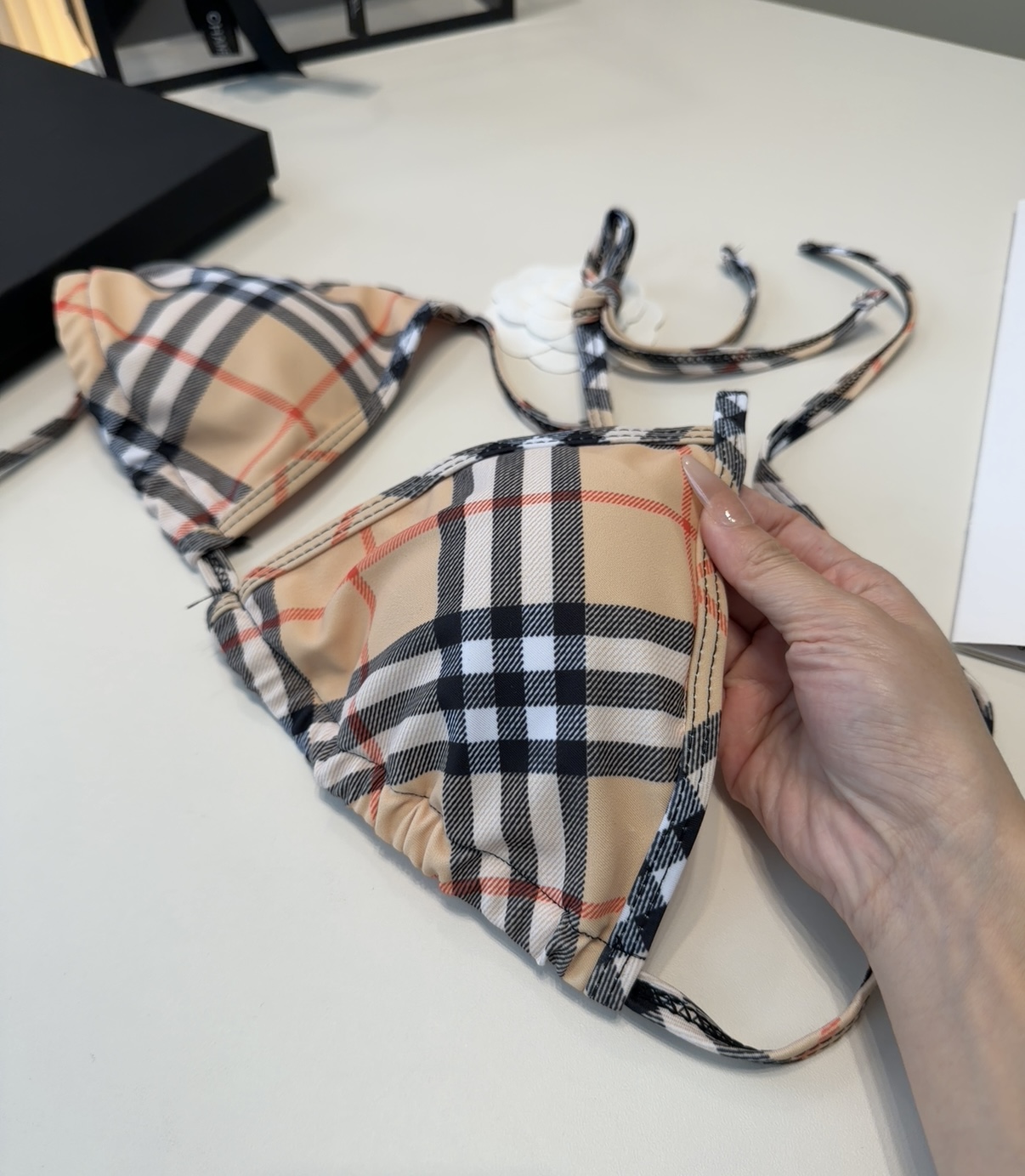 巴宝莉泳衣，时尚潮人必备！实物超级好看！海边度假拍照超级好！SML