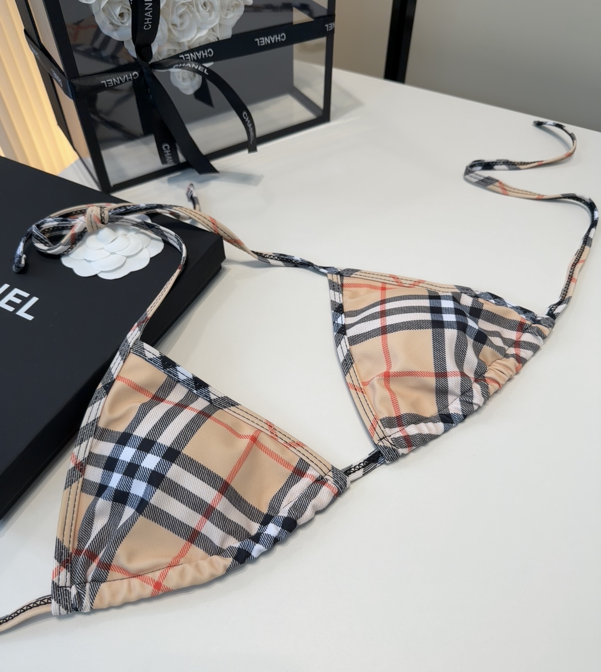 巴宝莉泳衣，时尚潮人必备！实物超级好看！海边度假拍照超级好！SML