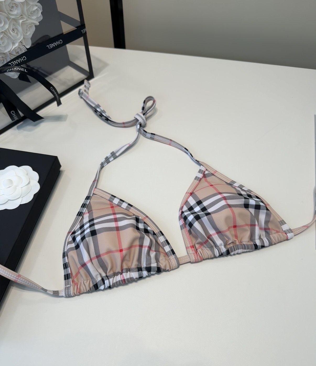 巴宝莉泳衣，时尚潮人必备！实物超级好看！海边度假拍照超级好！SML