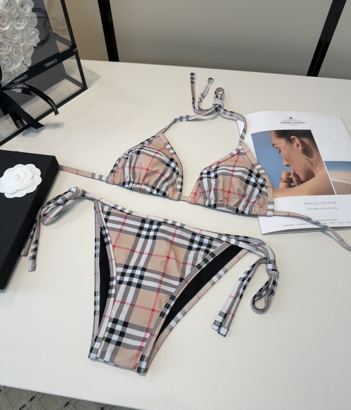 巴宝莉泳衣，时尚潮人必备！实物超级好看！海边度假拍照超级好！SML