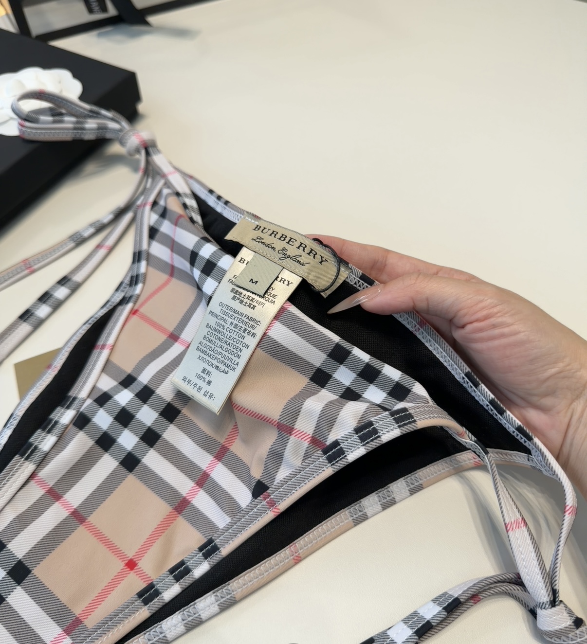 巴宝莉泳衣，时尚潮人必备！实物超级好看！海边度假拍照超级好！SML