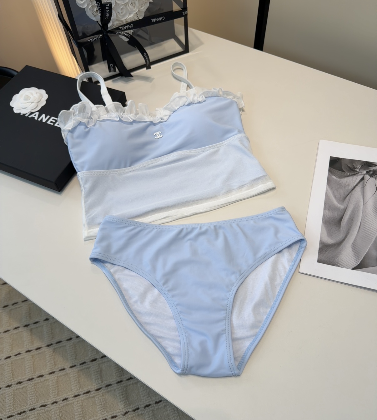 香奈儿泳衣，时尚潮人必备！实物超级好看！海边度假拍照超级好！SML