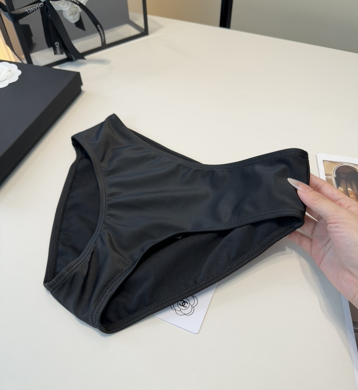 香奈儿泳衣，时尚潮人必备！实物超级好看！海边度假拍照超级好！SML