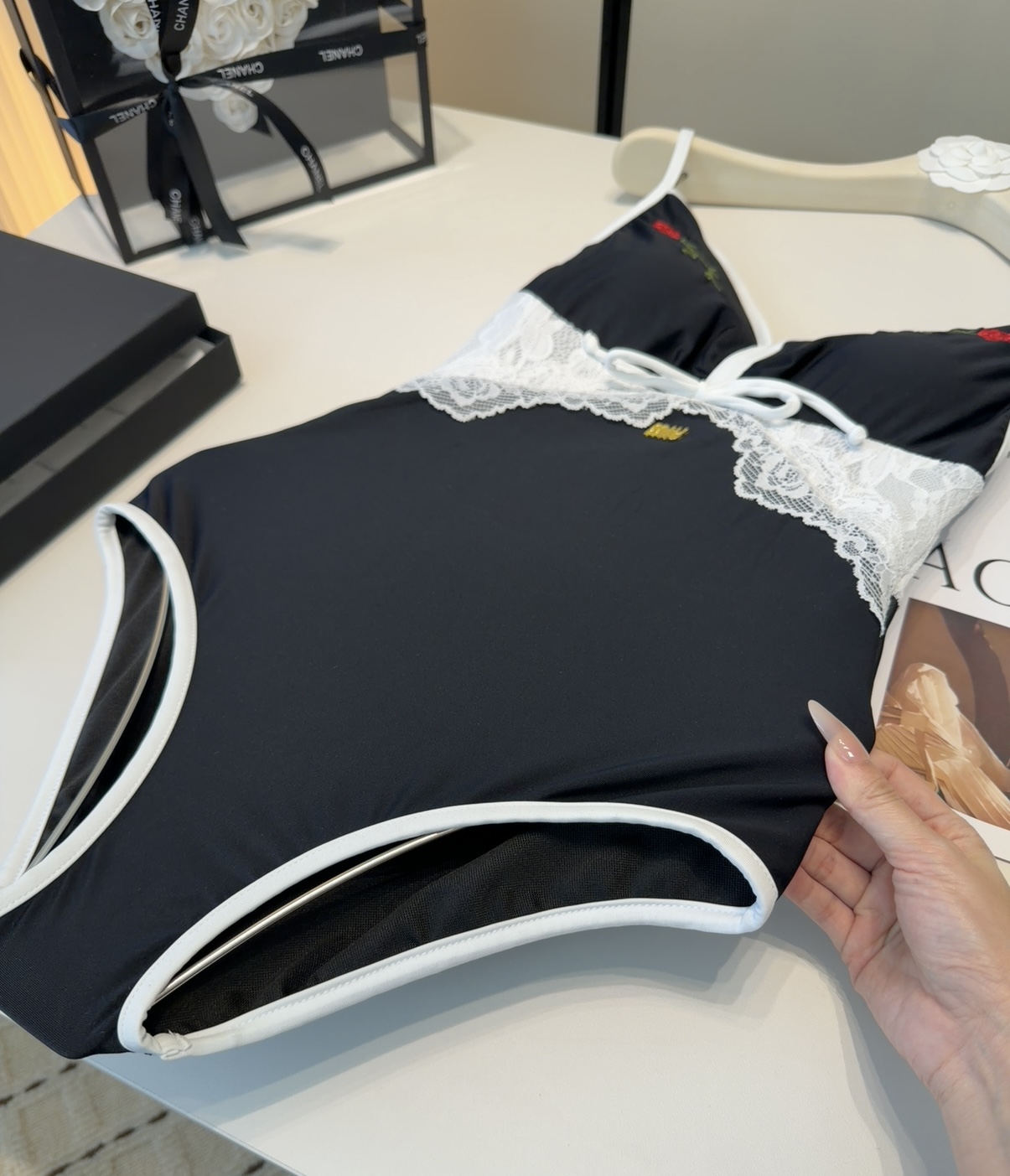 Miumiu泳衣，时尚潮人必备！实物超级好看！海边度假拍照超级好！SML