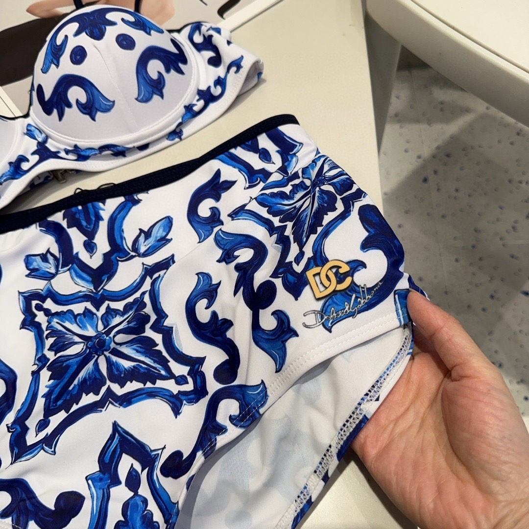 Dg泳衣，时尚达人必备。超级显身材！SML