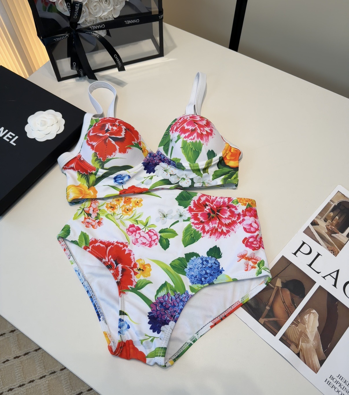 Dg泳衣，时尚潮人必备！实物超级好看！海边度假拍照超级好！SML