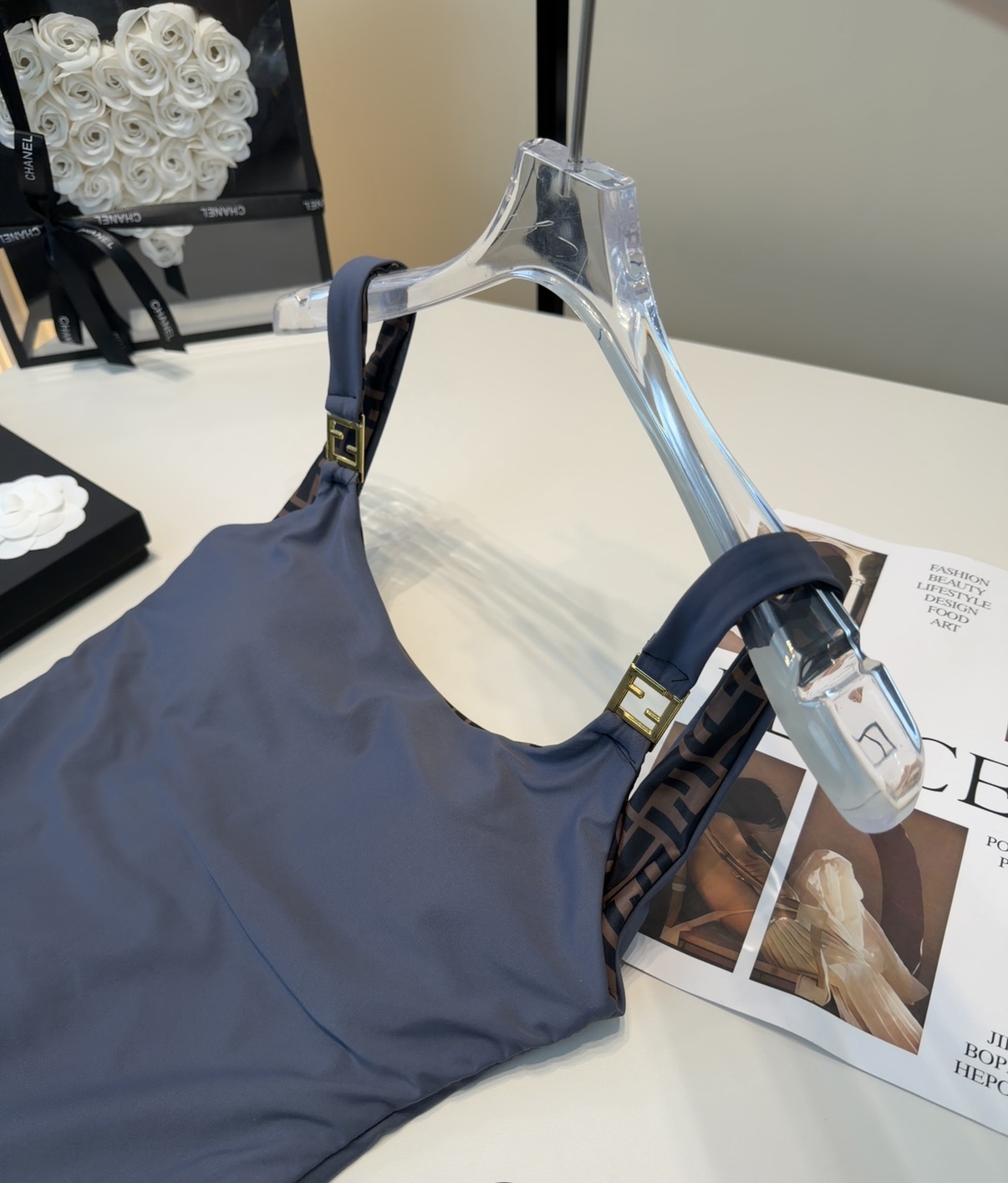 芬迪泳衣，时尚潮人必备！实物超级好看！海边度假拍照超级好！SML