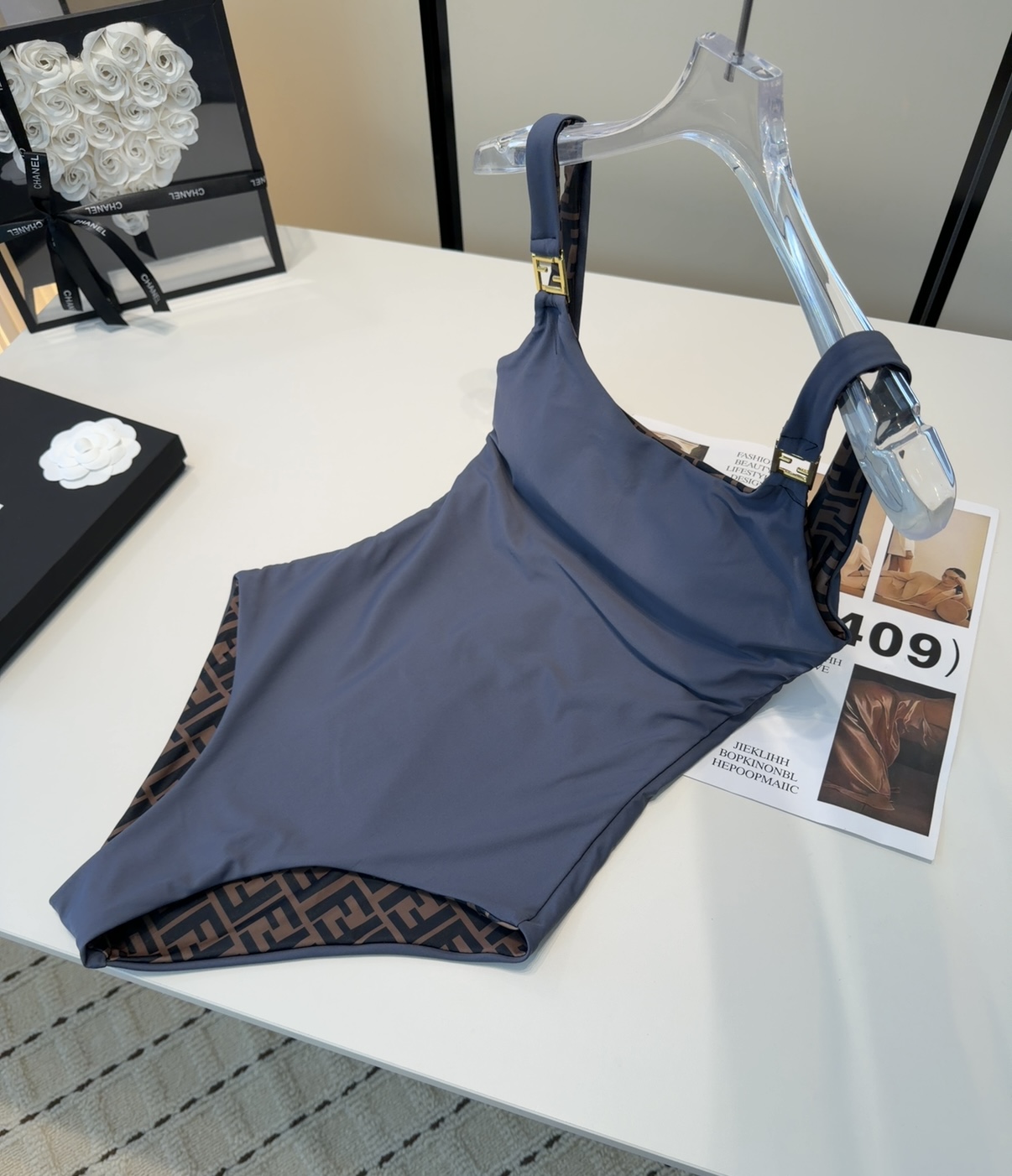 芬迪泳衣，时尚潮人必备！实物超级好看！海边度假拍照超级好！SML