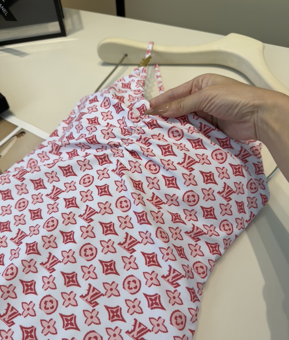 LV泳衣，实物实在太美了！拍不出来它的美😍谁穿谁美！很值得入手✋ SML