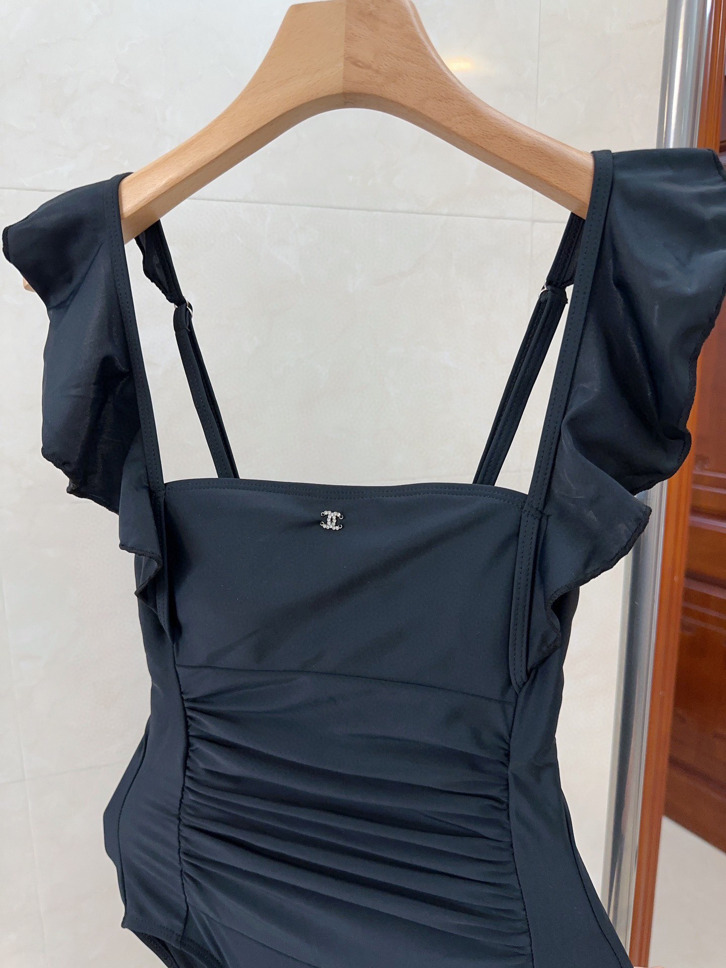 香奈儿泳衣，实物实在太美了！拍不出来它的美😍谁穿谁美！很值得入手✋ SML