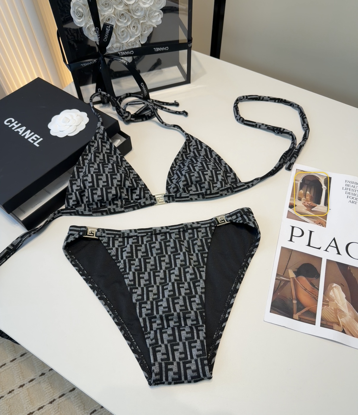 芬迪泳衣，时尚潮人必备！实物超级好看！海边度假拍照超级好！SML