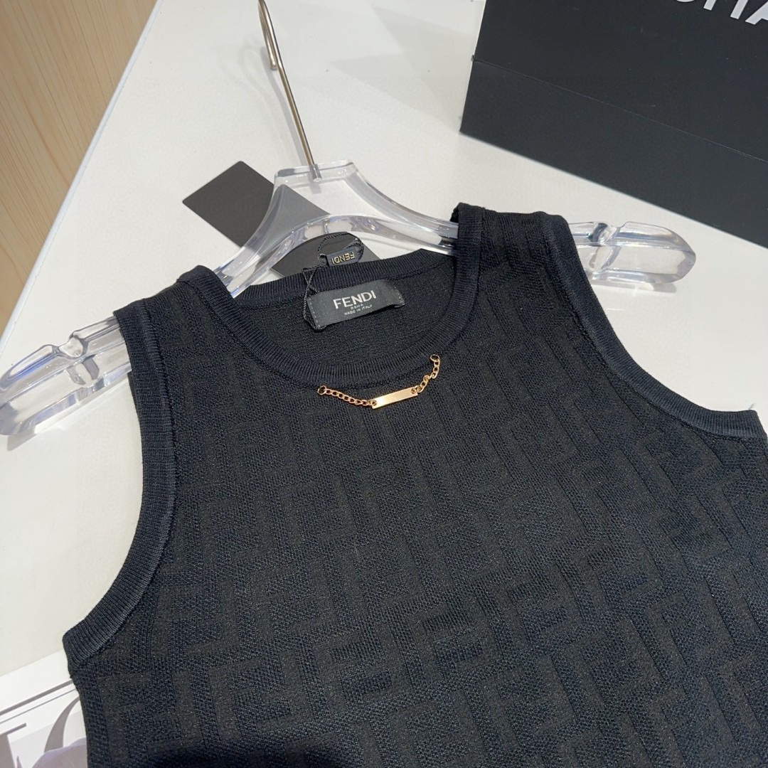 芬迪背心，搭外套单穿超🔥爆均码