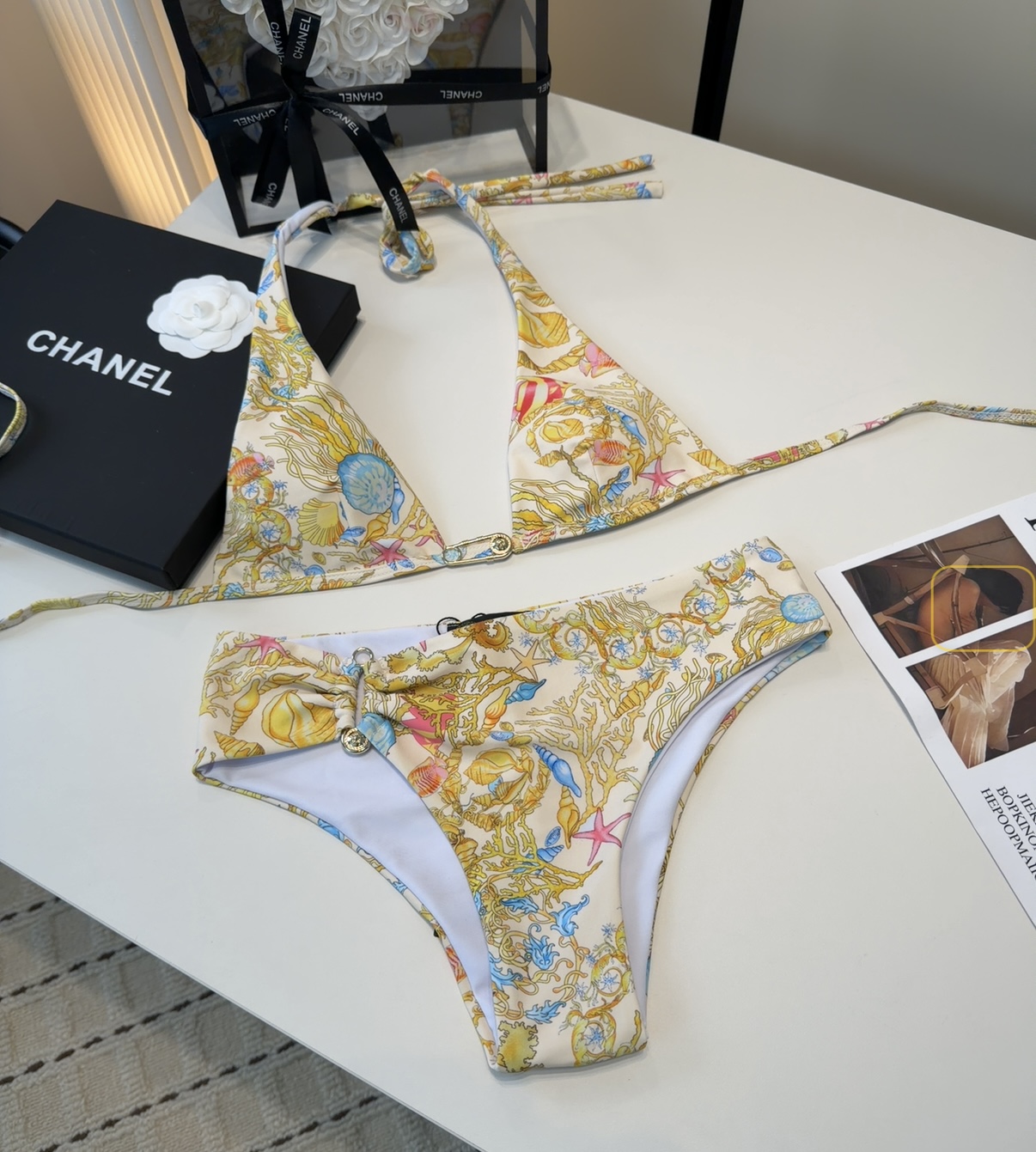 范思哲泳衣，时尚潮人必备！实物超级好看！海边度假拍照超级好！SML