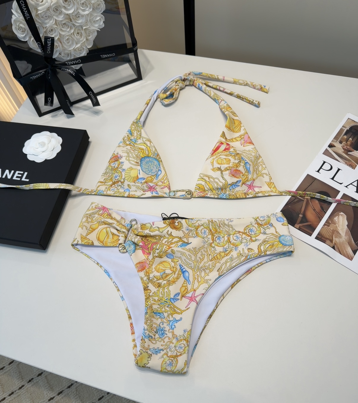 范思哲泳衣，时尚潮人必备！实物超级好看！海边度假拍照超级好！SML