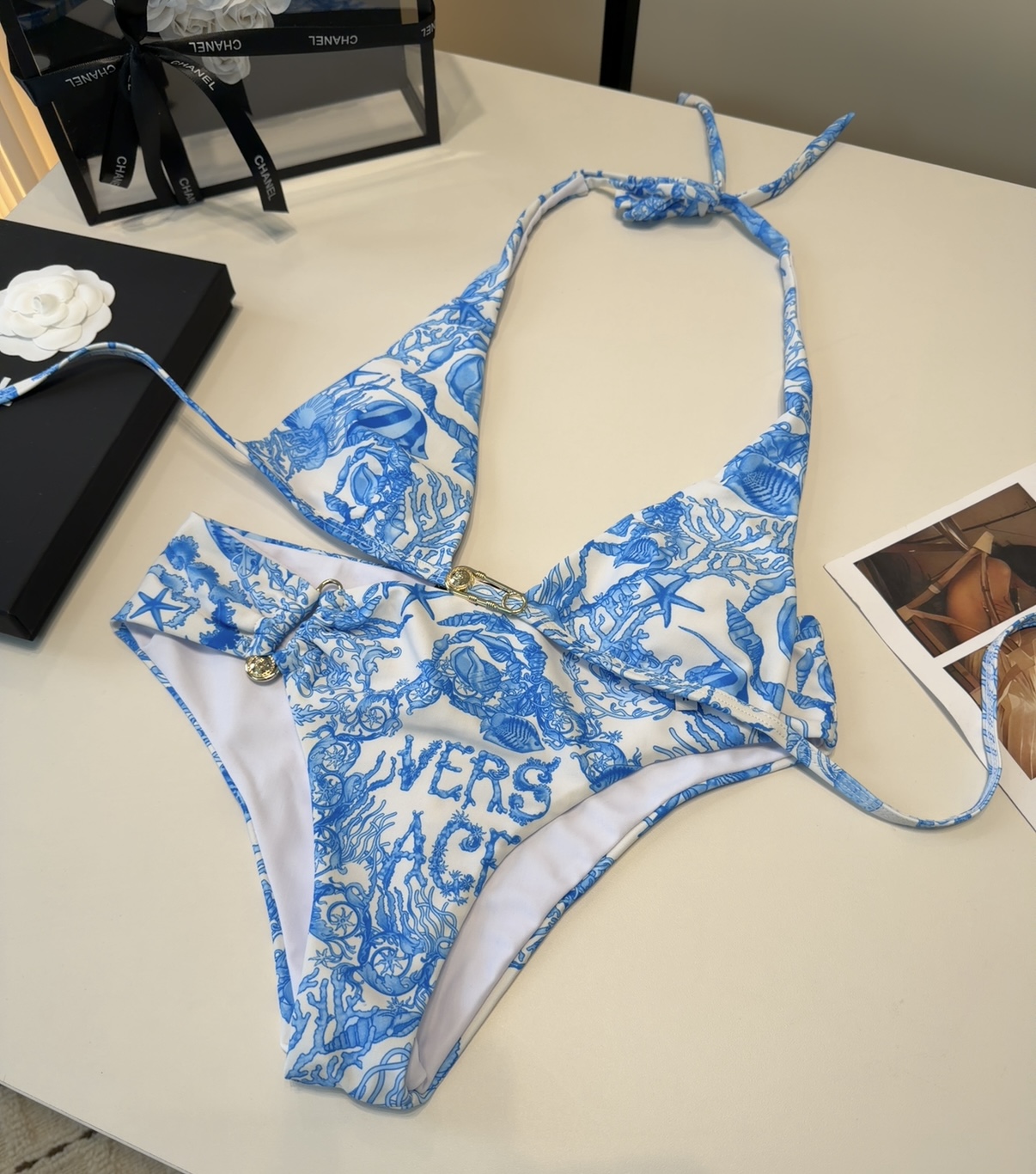 范思哲泳衣，时尚潮人必备！实物超级好看！海边度假拍照超级好！SML