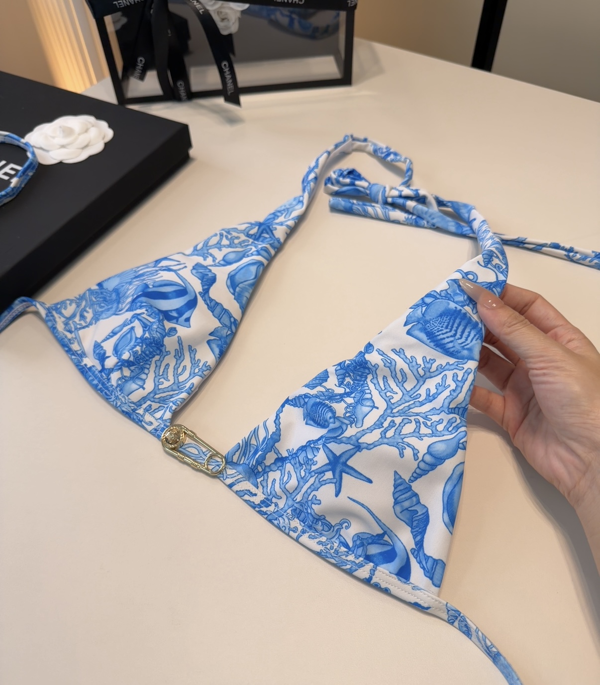 范思哲泳衣，时尚潮人必备！实物超级好看！海边度假拍照超级好！SML