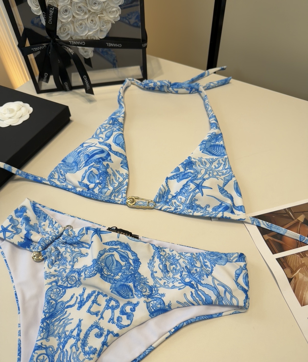 范思哲泳衣，时尚潮人必备！实物超级好看！海边度假拍照超级好！SML