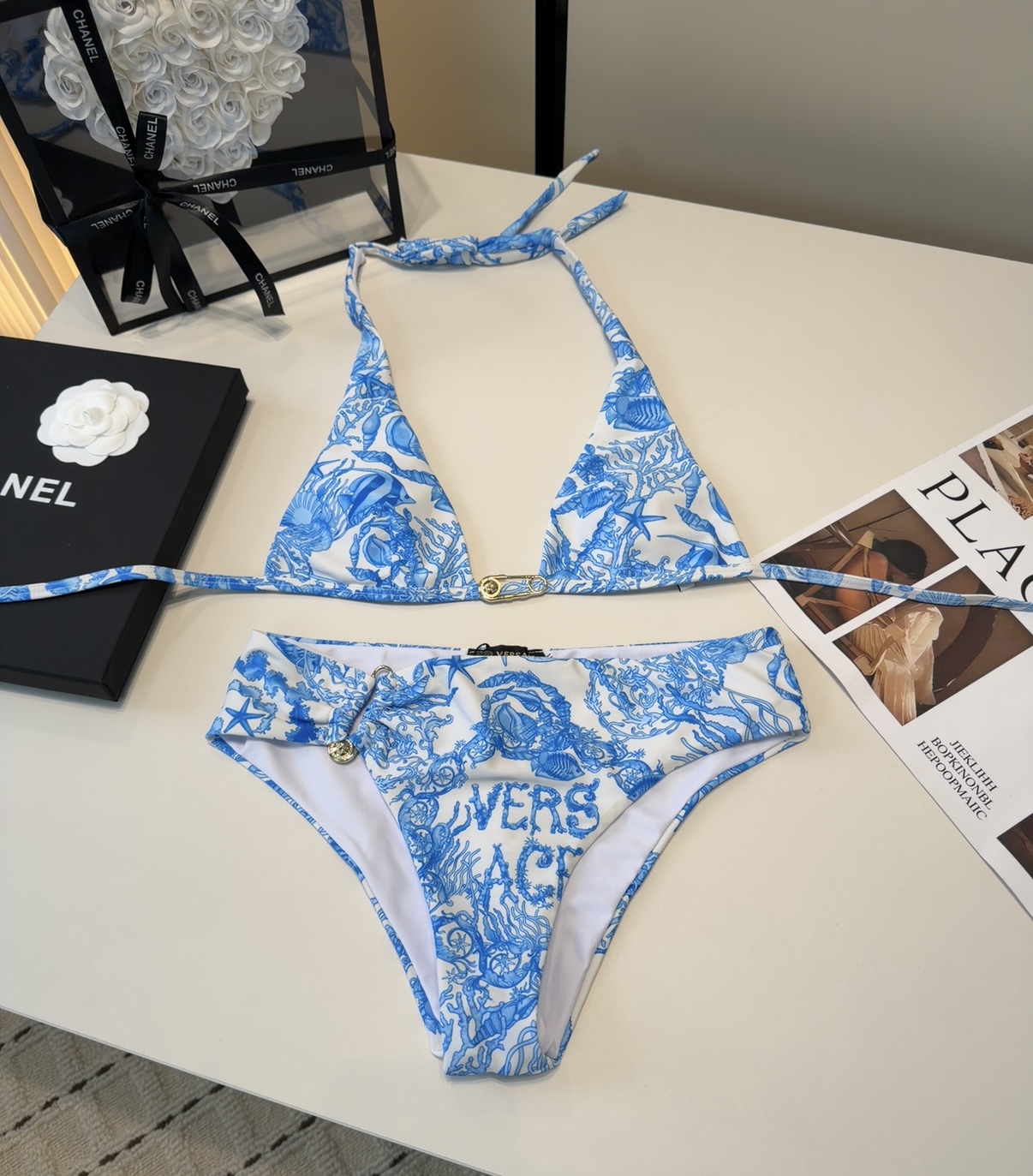 范思哲泳衣，时尚潮人必备！实物超级好看！海边度假拍照超级好！SML