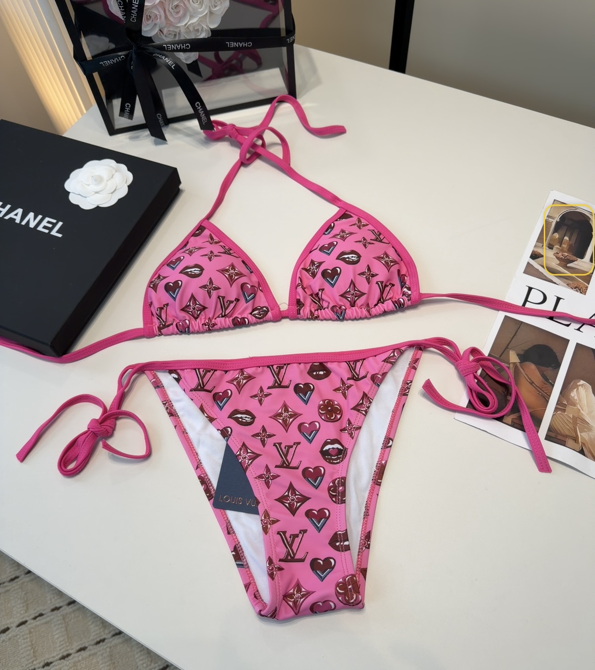 Lv泳衣，时尚潮人必备！实物超级好看！海边度假拍照超级好！SML