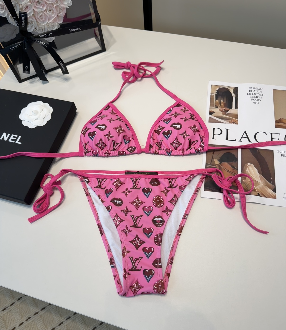 Lv泳衣，时尚潮人必备！实物超级好看！海边度假拍照超级好！SML