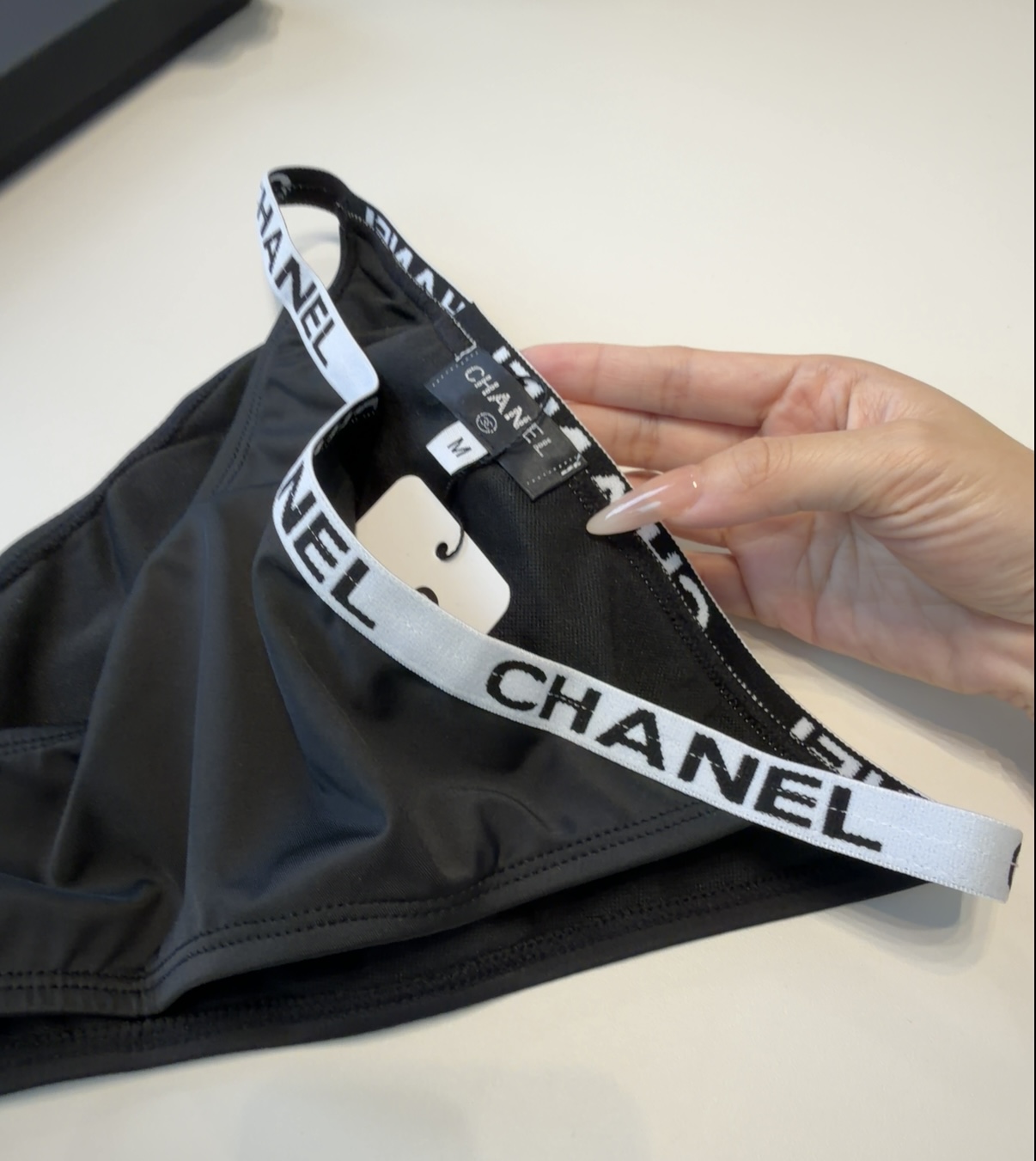 香奈儿泳衣，时尚潮人必备！实物超级好看！海边度假拍照超级好！SML