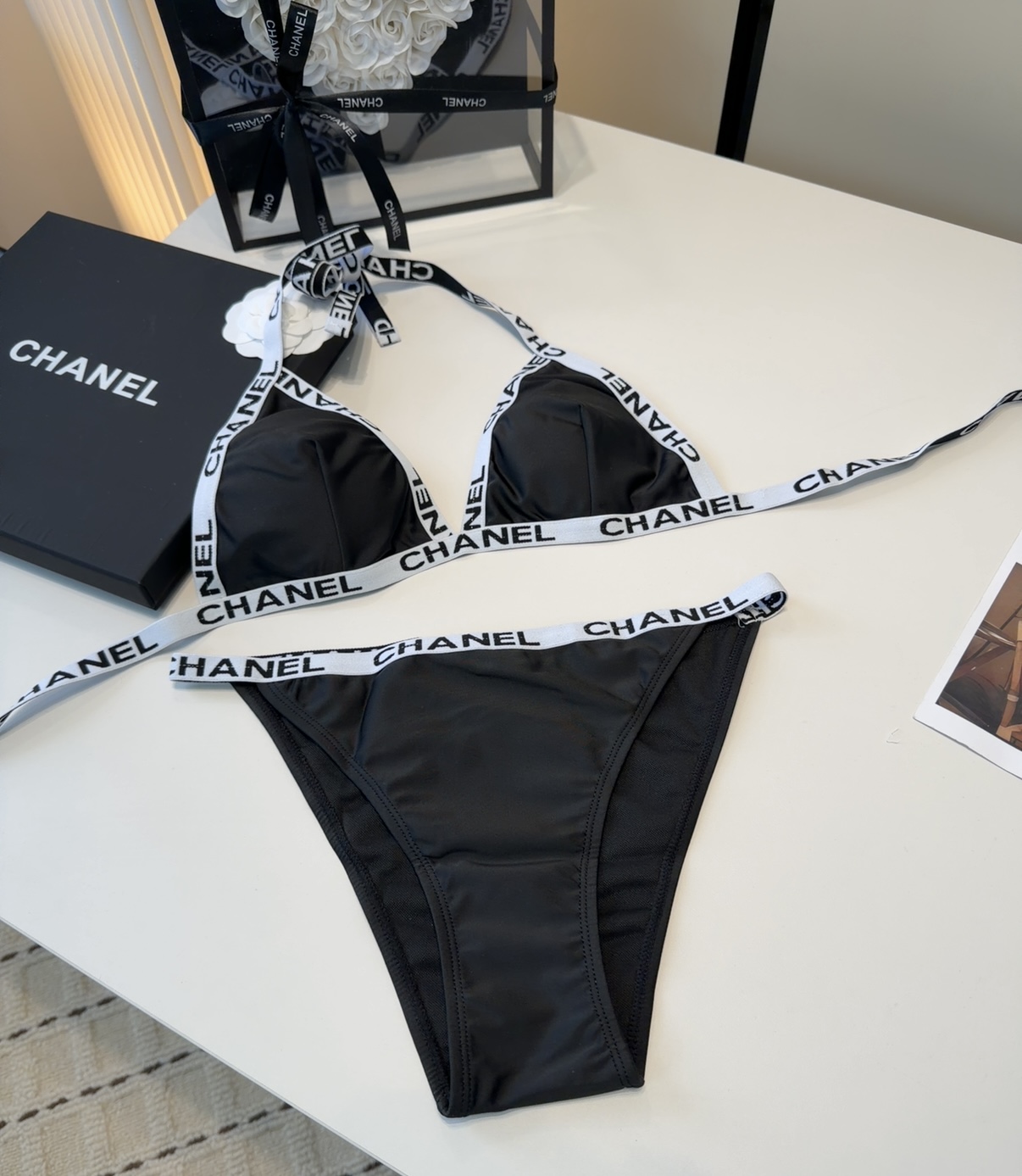 香奈儿泳衣，时尚潮人必备！实物超级好看！海边度假拍照超级好！SML