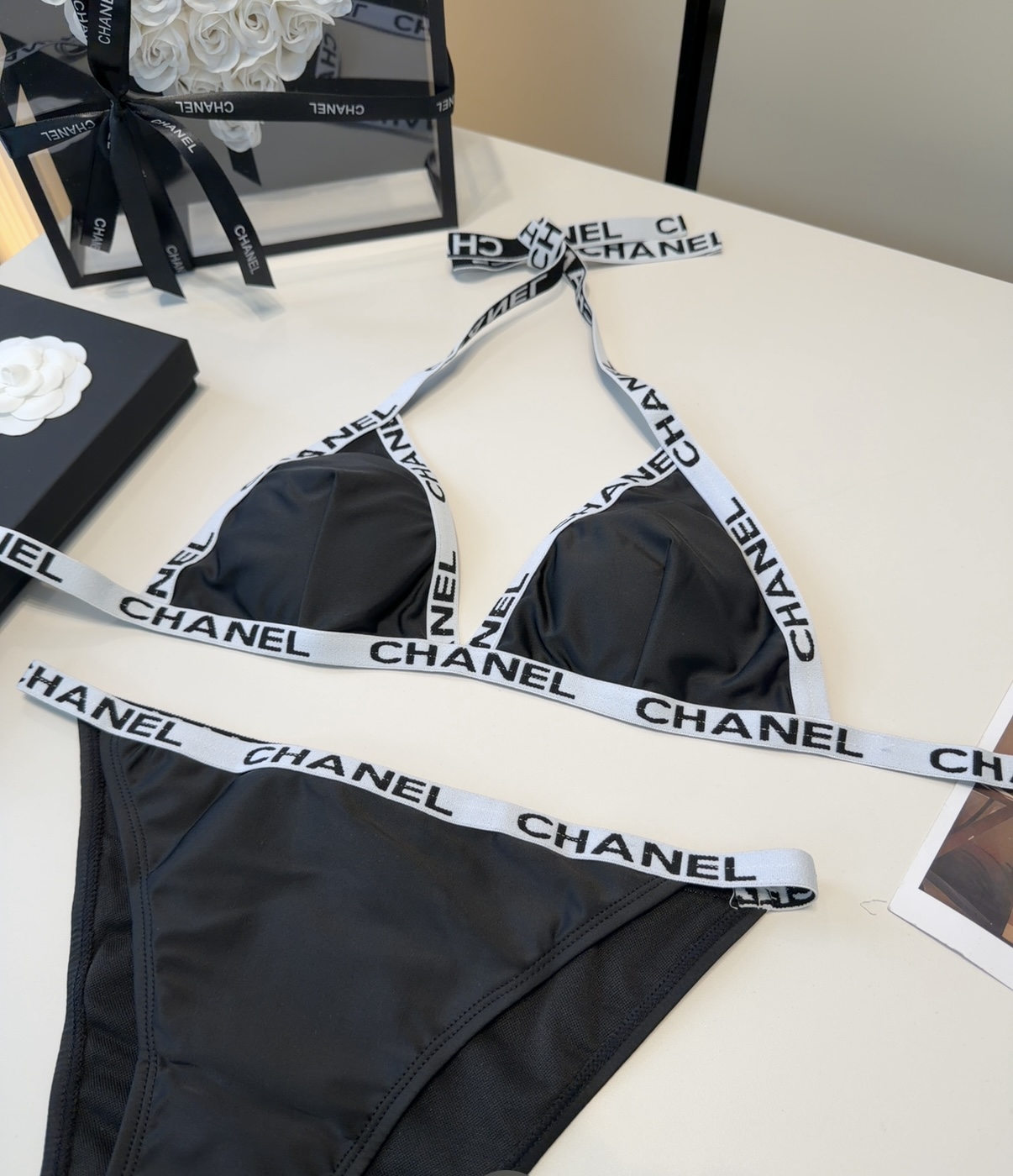 香奈儿泳衣，时尚潮人必备！实物超级好看！海边度假拍照超级好！SML