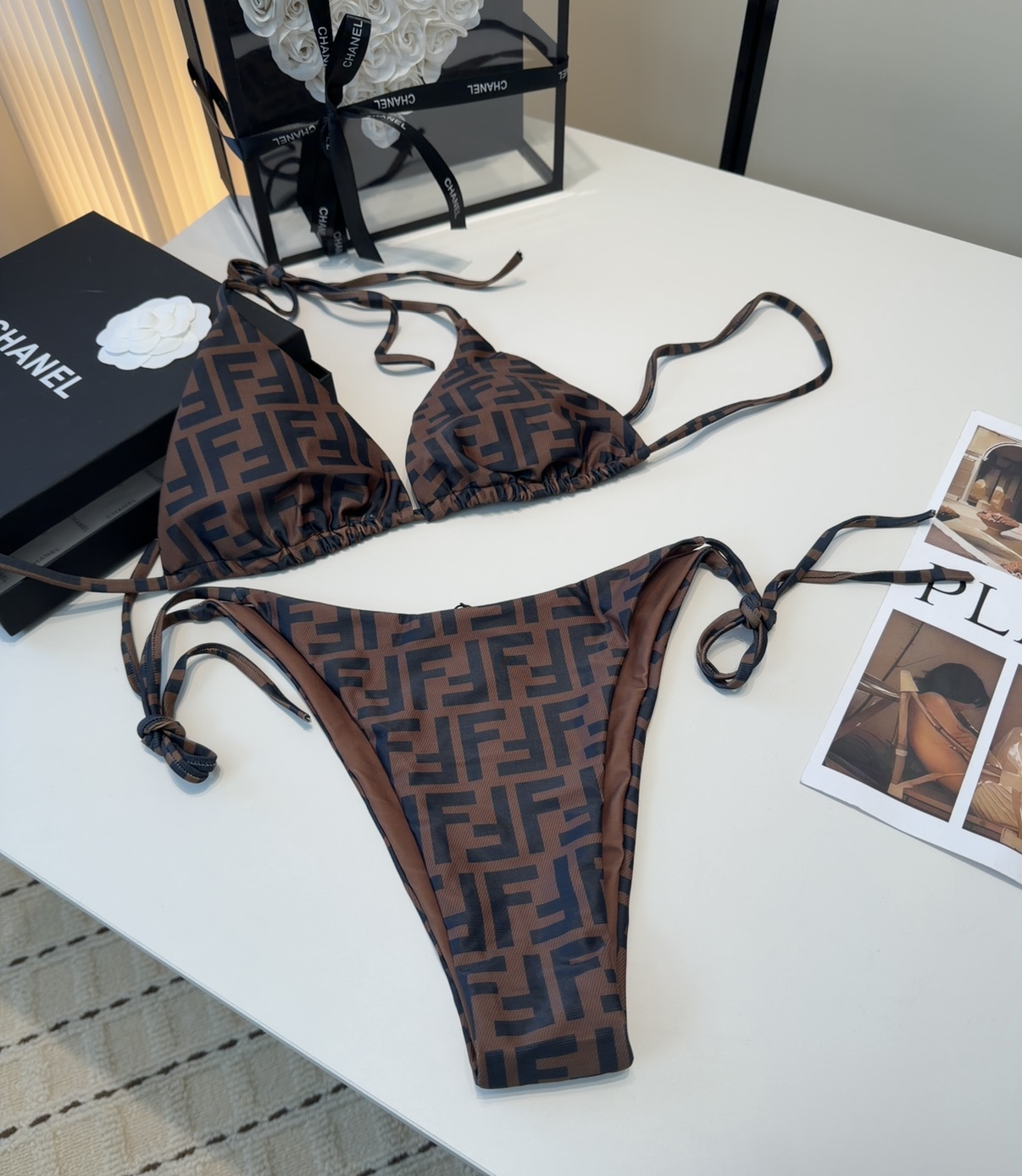 芬迪泳衣，时尚潮人必备！实物超级好看！海边度假拍照超级好！SML