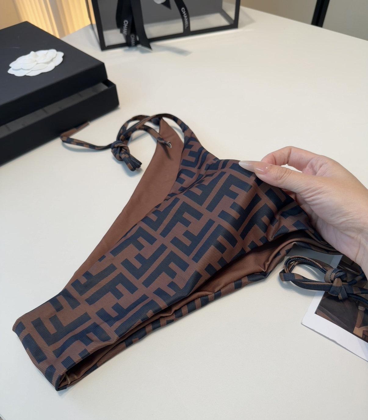 芬迪泳衣，时尚潮人必备！实物超级好看！海边度假拍照超级好！SML