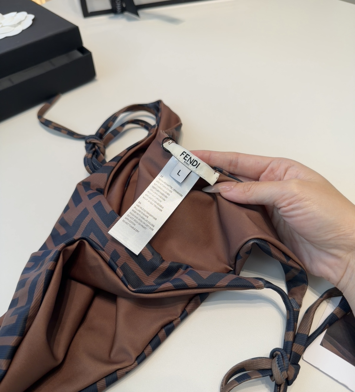 芬迪泳衣，时尚潮人必备！实物超级好看！海边度假拍照超级好！SML