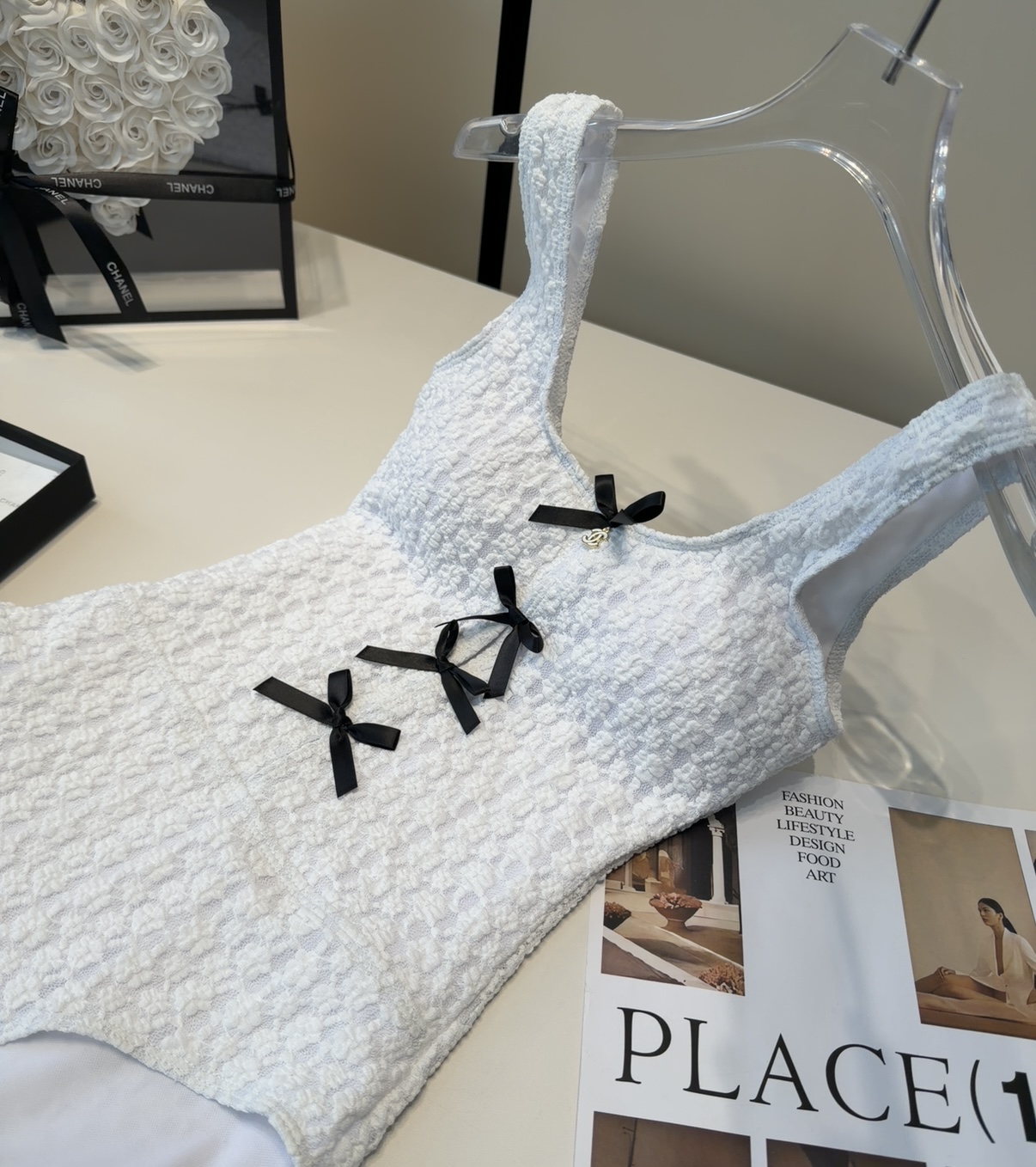 香奈儿泳衣，实物实在太美了！拍不出来它的美😍谁穿谁美！很值得入手✋ SML