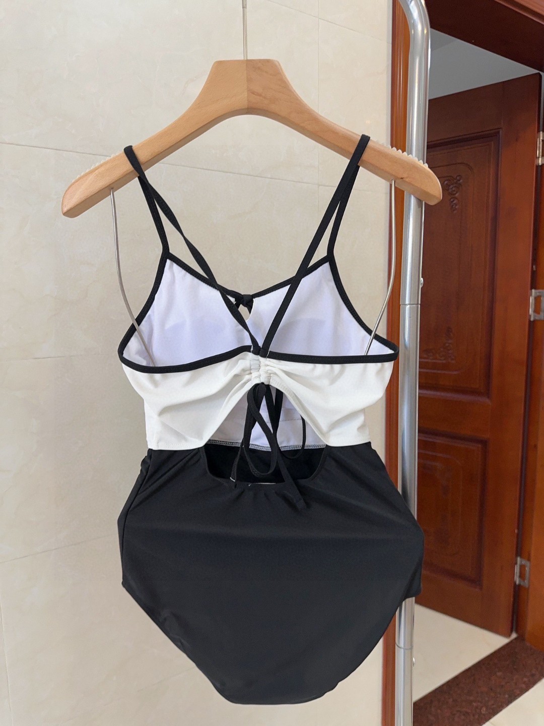 miumiu泳衣，时尚潮人必备！实物超级好看！海边度假拍照超级好！SML