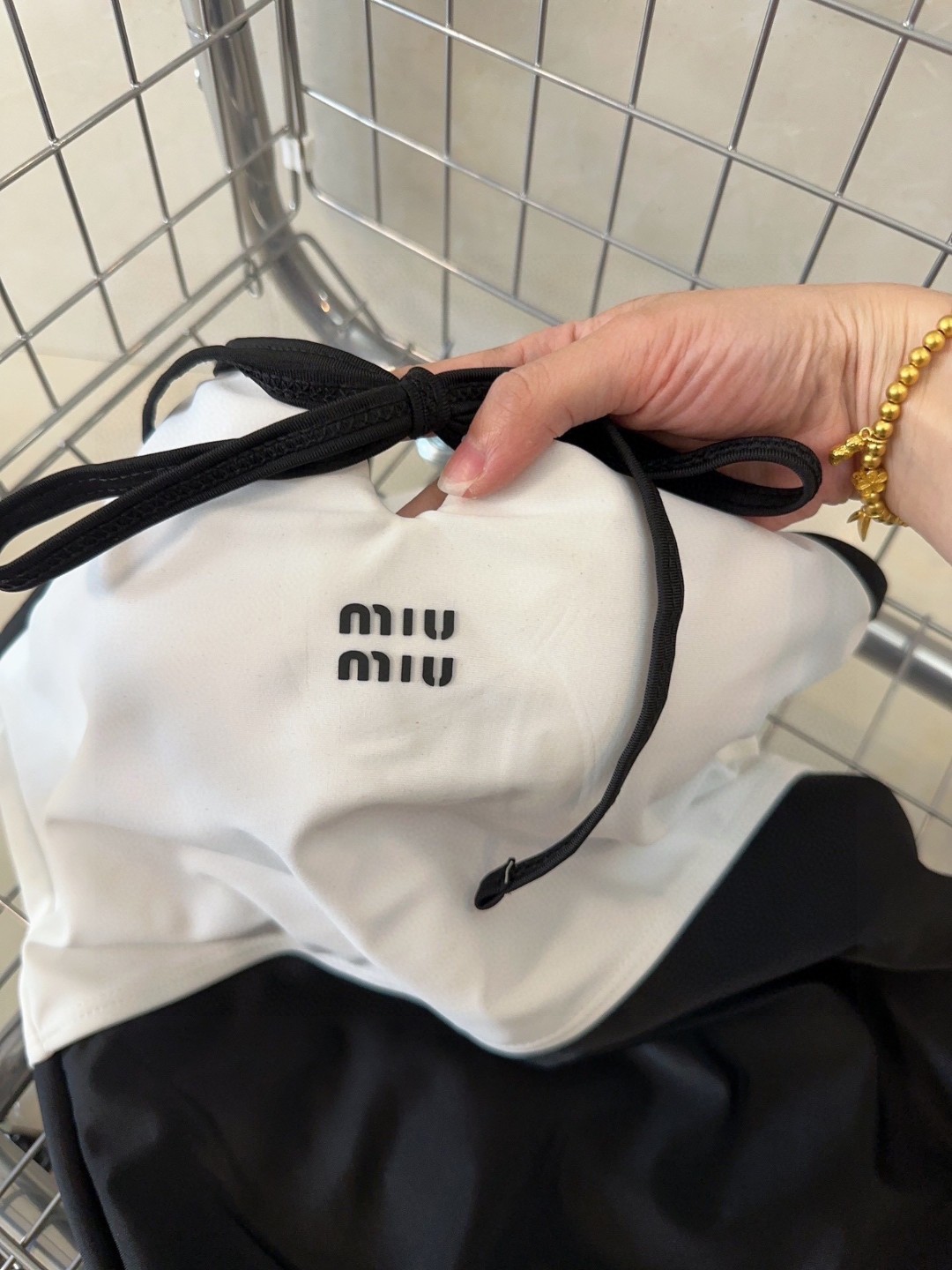 miumiu泳衣，时尚潮人必备！实物超级好看！海边度假拍照超级好！SML