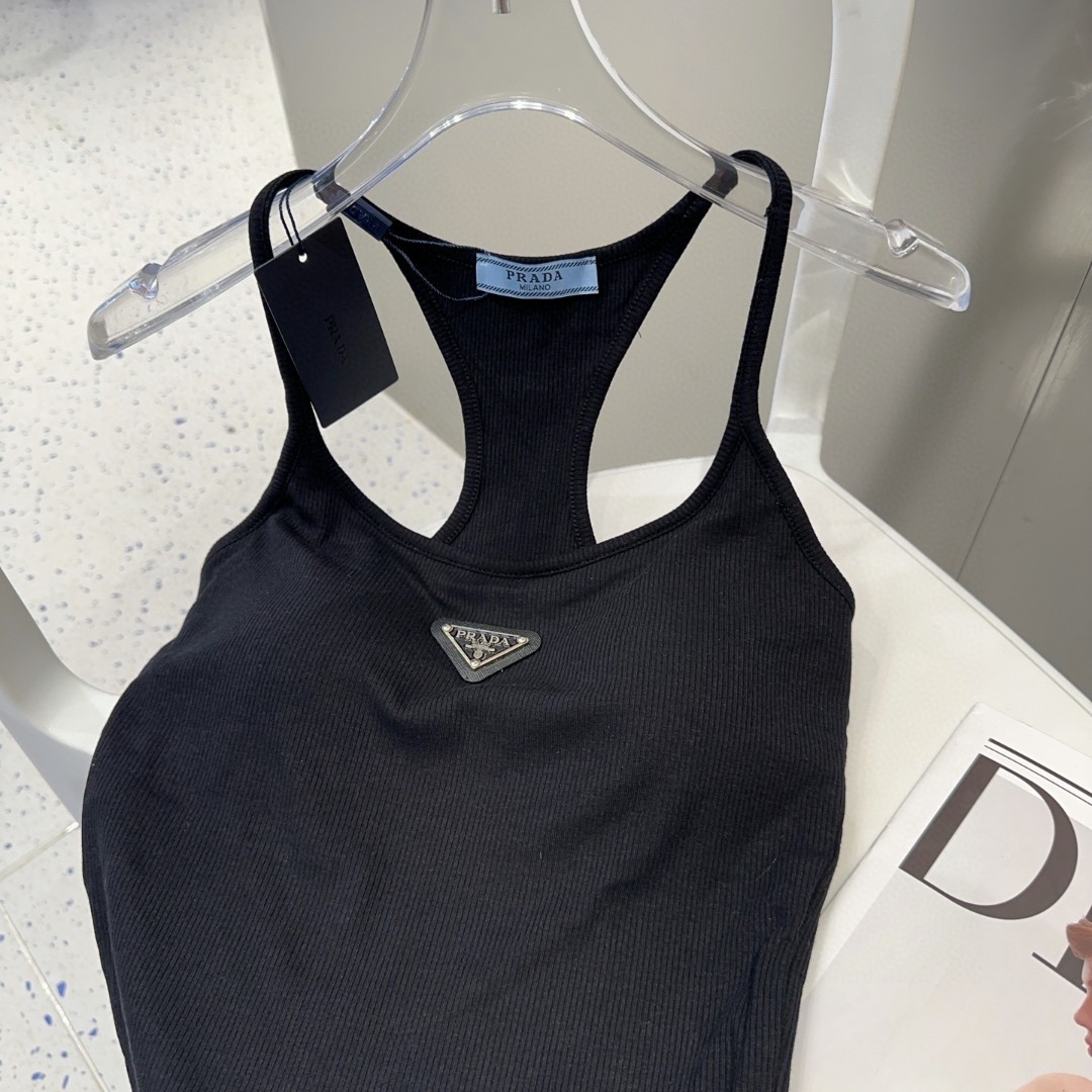 普拉达上衣背心基础简约 经典百搭 时髦高级均码