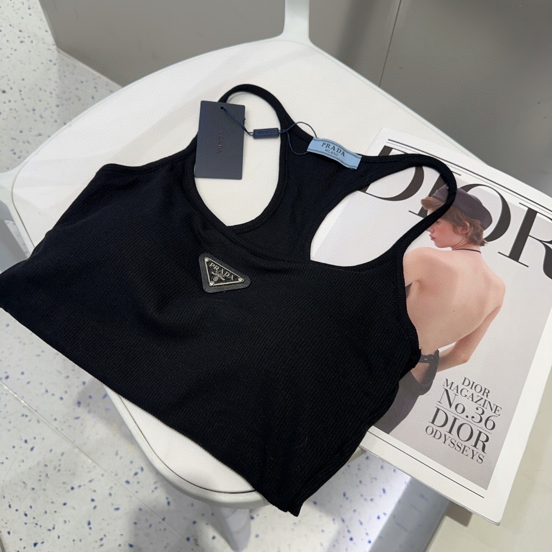 普拉达上衣背心基础简约 经典百搭 时髦高级均码