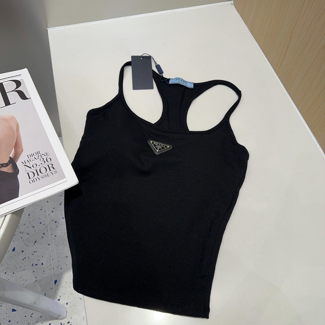 普拉达上衣背心基础简约 经典百搭 时髦高级均码