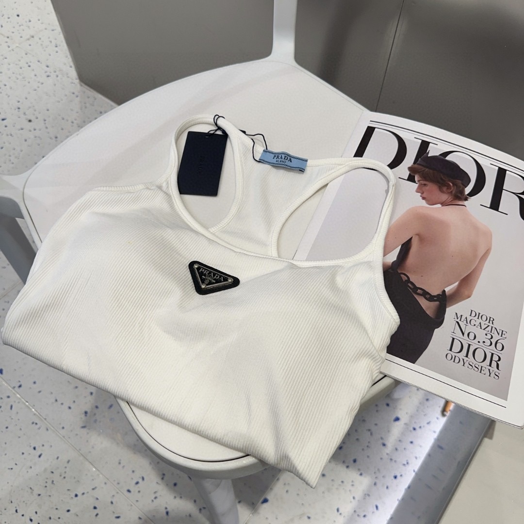 普拉达上衣背心基础简约 经典百搭 时髦高级均码