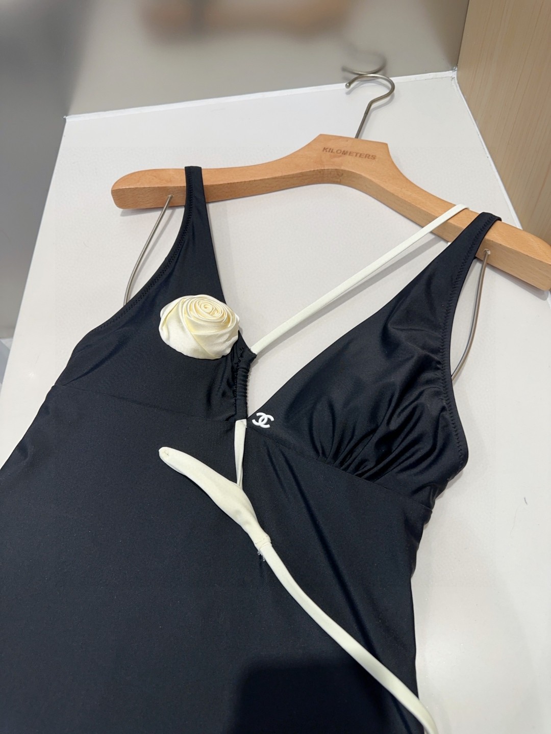 香奈儿泳衣，实物实在太美了！拍不出来它的美😍谁穿谁美！很值得入手✋ SML