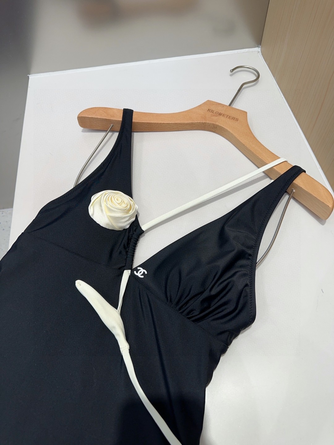 香奈儿泳衣，实物实在太美了！拍不出来它的美😍谁穿谁美！很值得入手✋ SML