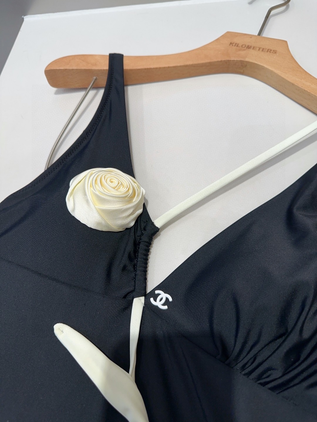 香奈儿泳衣，实物实在太美了！拍不出来它的美😍谁穿谁美！很值得入手✋ SML