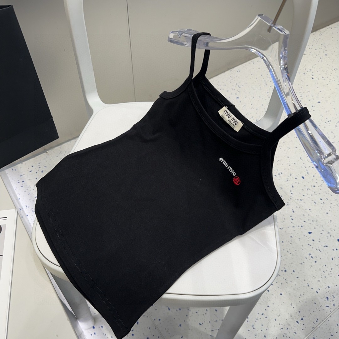 miumiu背心，搭外套单穿超🔥爆均码
