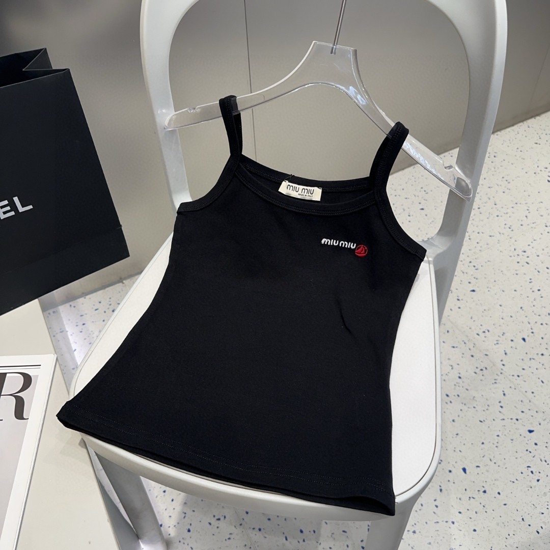 miumiu背心，搭外套单穿超🔥爆均码