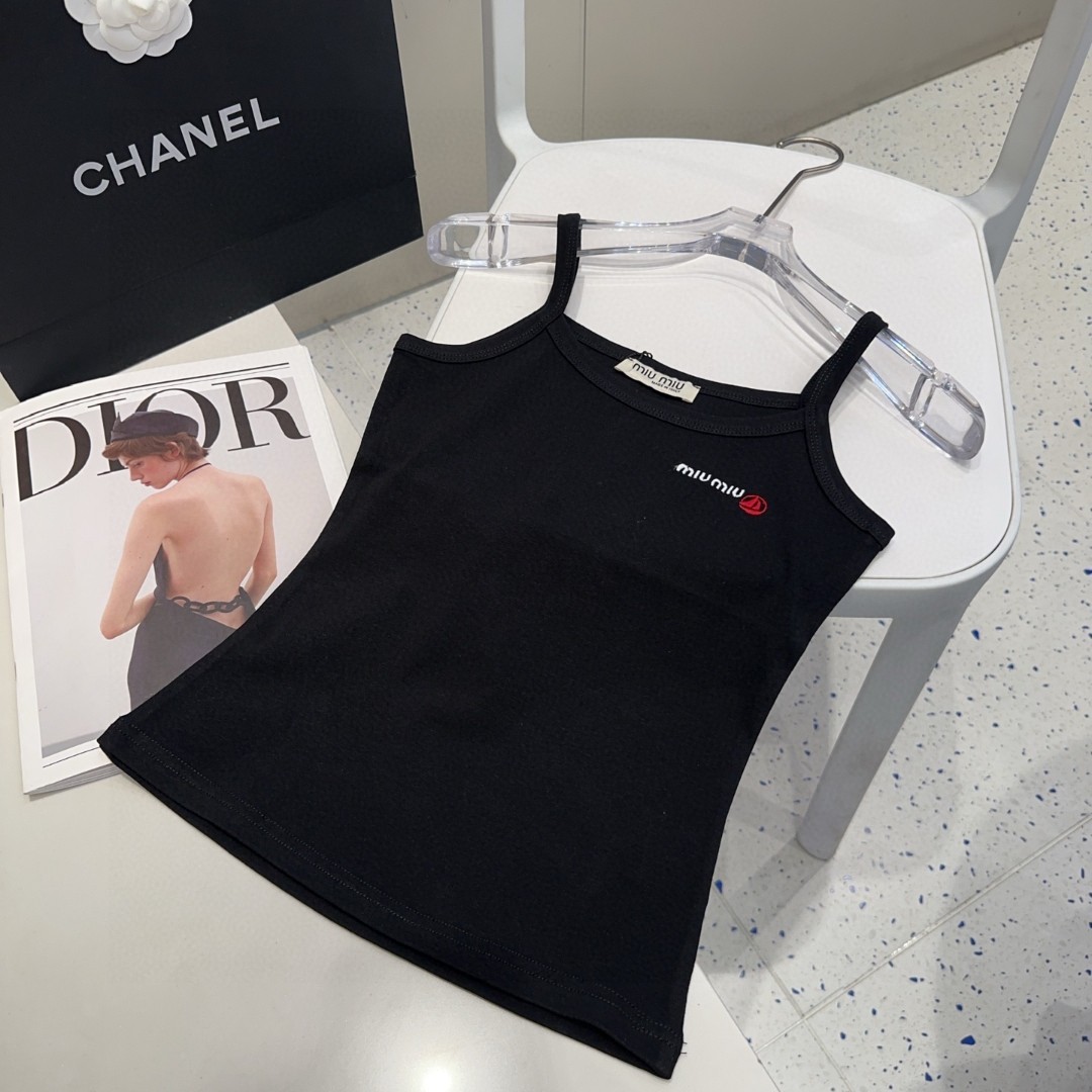 miumiu背心，搭外套单穿超🔥爆均码