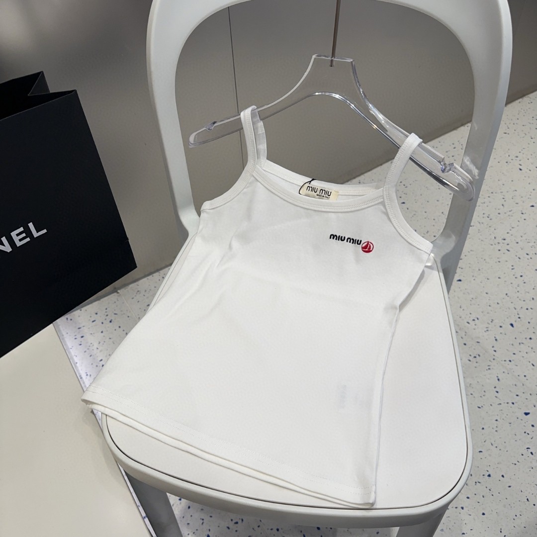 miumiu背心，搭外套单穿超🔥爆均码