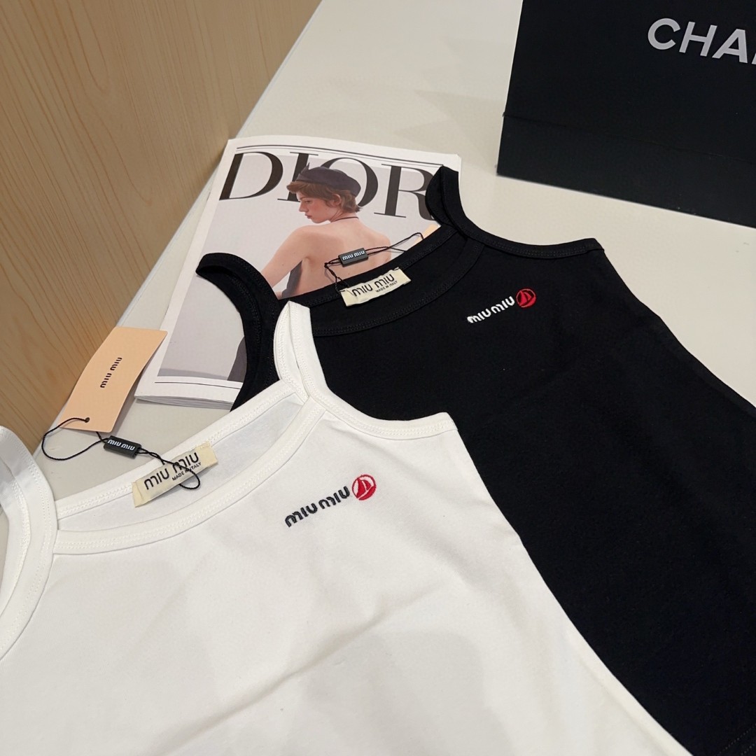 miumiu背心，搭外套单穿超🔥爆均码