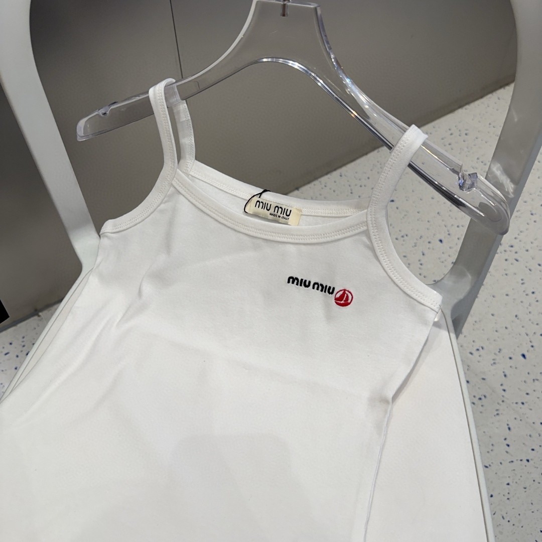miumiu背心，搭外套单穿超🔥爆均码