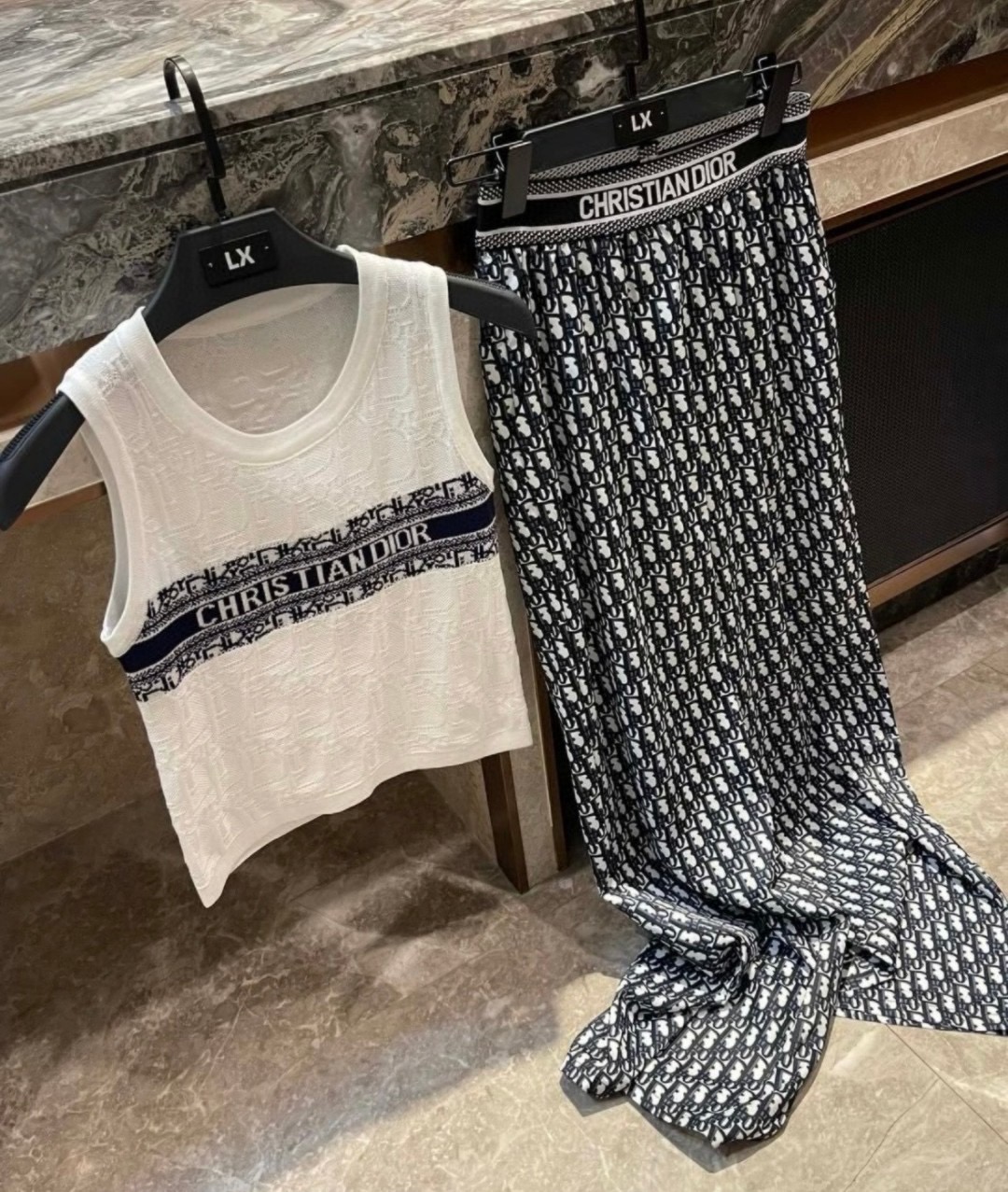 迪奥背心，搭外套单穿超🔥爆均码